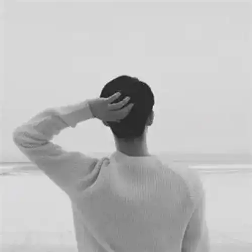 火锅店的汤沸腾着,半根男人的重要器官在汤中浮浮沉沉,令人作呕