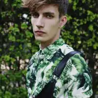 男生深邃迷人的眼神欧美头像很有气质的欧美qq个性头像