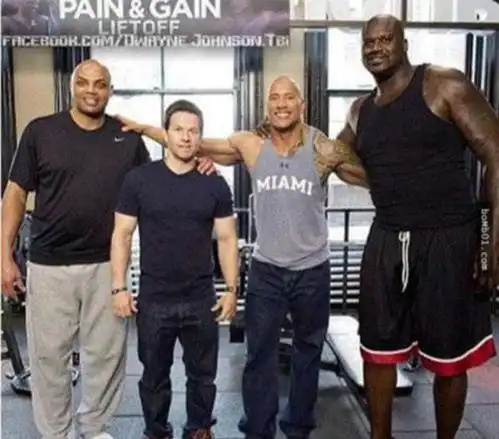 奥尼尔这些照片感觉太不真实胳膊比妹子腰粗喝水像喝口服液