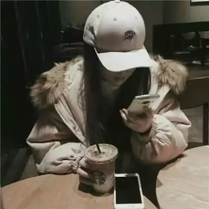 微信情侣头像一男一女分开的两人在一起的都有