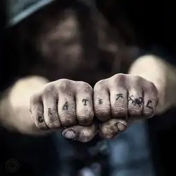 这位摄影师用镜头捕捉无家可归的灵魂