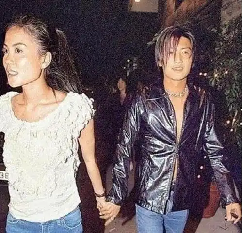 谢霆锋被问还爱柏芝吗谢霆锋9个字回答,网友不淡定了