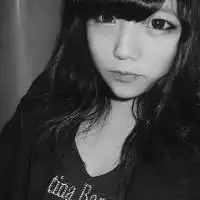 黑白真人男抱女情侣头像