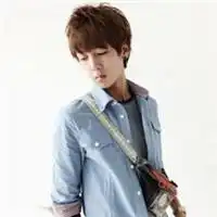 谁能告诉我他是谁啊