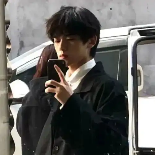 2023最新高冷低调黑衣男生微信头微信头像我要个性网