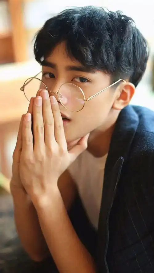 愿你可以,在我的壁纸里留下愉快的忆记