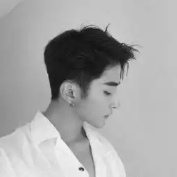 qq头像男生酷帅黑白头像天上的星星都是我想你留下的痕迹