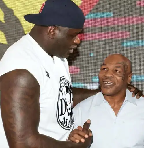 看了野球场的库里,姚明的大腿,你就明白普通人为何进不了nba