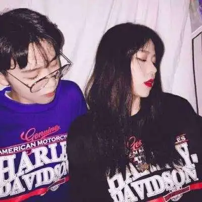 最潮情侣头像一人一张两对所有的努力都是为了你