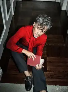 高清波叔新年写真大片曝光演绎时尚rocker