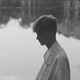 扣扣男生黑白头像伤感十足2018一整瓶的梦境全都有你