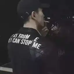 喜欢的男头像丨只喝半杯酒,往事不回头