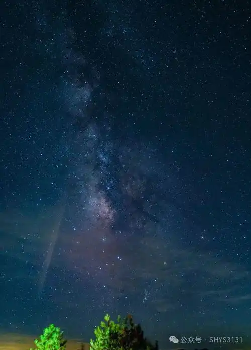 太子尖观星我们都生活在阴沟里,但仍有人在样望星空