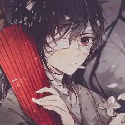 里面有半月小姐姐哦