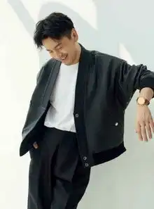 雷佳音妻子回应被出轨,此前被爆雷佳音和佟丽娅同喝一杯饮料