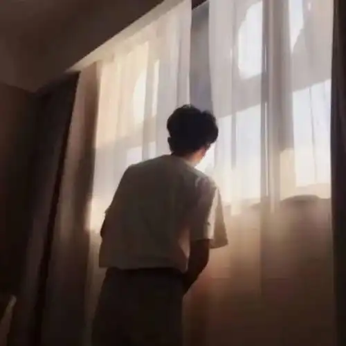 每日头像你是我藏在微风里的欢喜