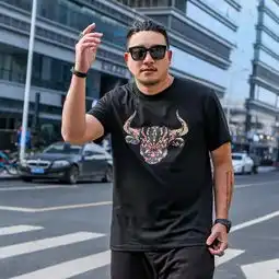 炎炎夏日,时尚男t恤演绎新潮,栓释霸气男人味