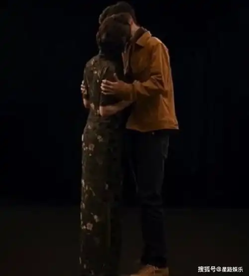 盘点许晴与肖战吻戏片段,杨超越穿水手服回眸一笑,王祖贤背影依旧迷人