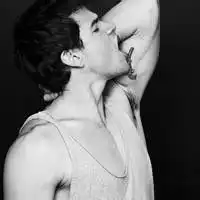 冷酷黑白男生头像