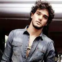 沧桑头像男生大叔成熟霸气有点胡渣才有男人味道