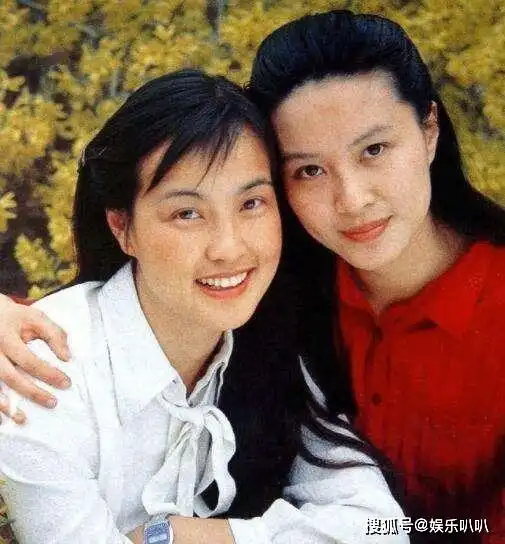 她7岁演电影,28岁获影后,37岁二婚嫁小10岁男友,今却孤身一人