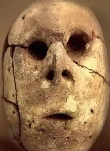 埃及遗址发现一个头像,虽然粗糙,却被认为是该国第一件雕塑作品