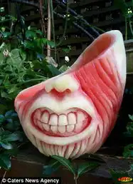 今夏西瓜很忙牛人的西瓜艺术品你敢吃吗