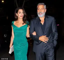 组图58岁乔治克鲁尼庆结婚五周年后亮相与娇妻挽手依旧恩爱