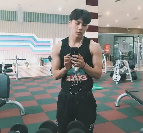 举手投足很娘的生肖男男人阴柔起来,就没女人什么事了