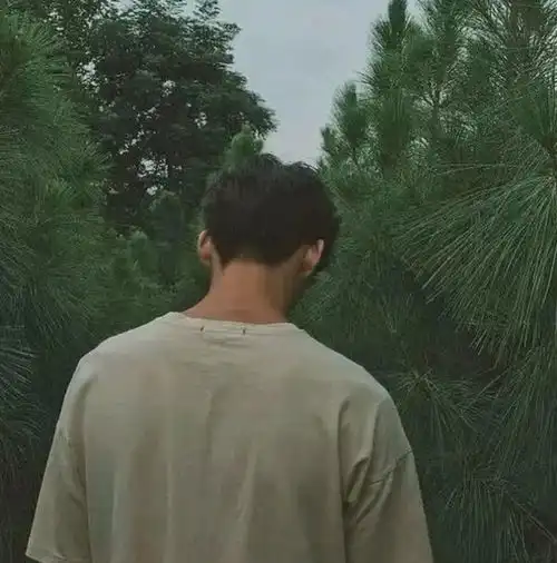 很容易吃醋的星座男,一旦爱上你,渴望每时每刻都黏在一起