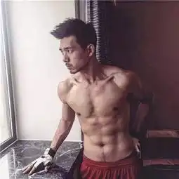 李现法医秦明中的反差硬汉萌你一脸