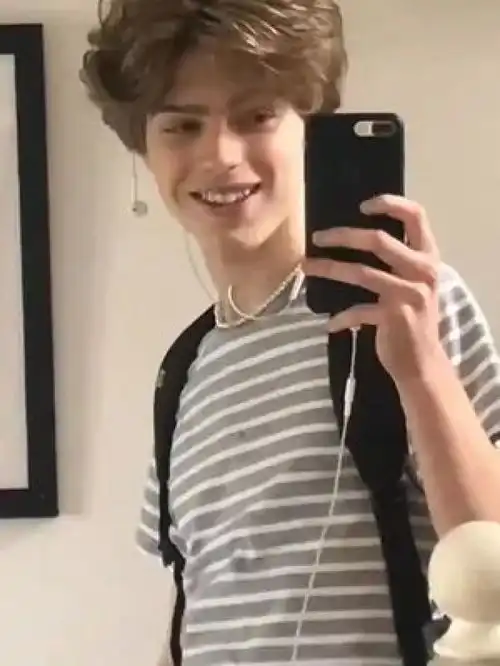 艾特你姐妹来和caspar一起学自拍帅哥欧美氛围感夏日漱石