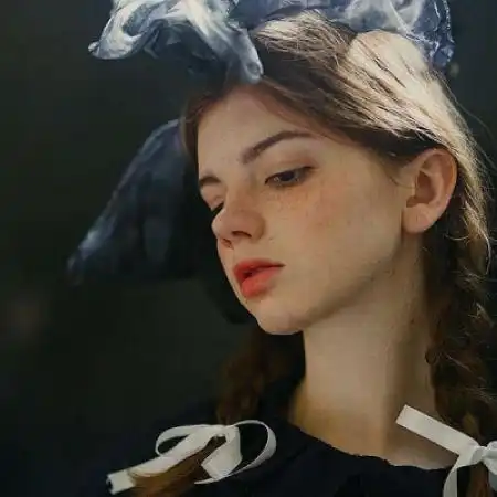 qq欧美女生头像有些话话都藏在眼泪里