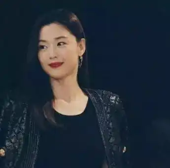 同样是冻龄女神,为什么全智贤却像是宋慧乔的妈