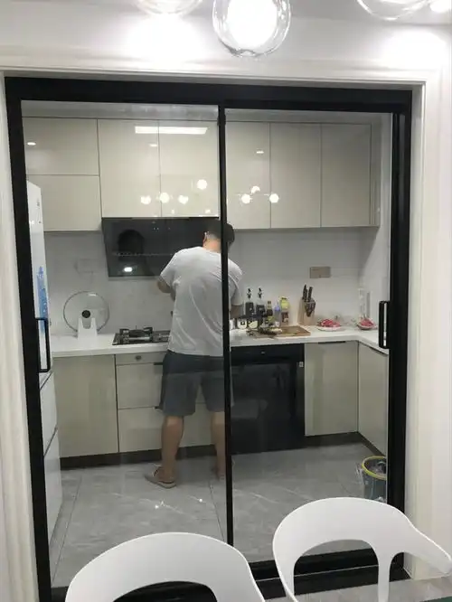 太羡慕她家了,历时一年终于乔迁入住,全屋刮大白,简约又干净厨房窗帘客厅阳台沙发网易订阅