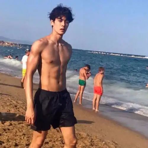 为了备战高淳,校泳队拼了