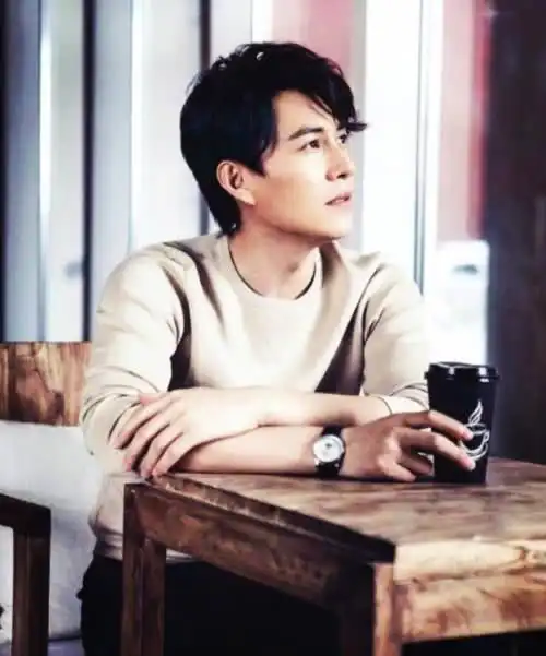 23岁出道,与靳东相恋4年却无果,被老公独宠5年,如今成这样