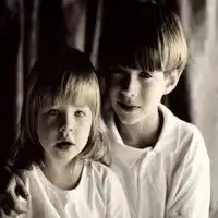 小男孩亲吻图片高清头像微信头像图片大全