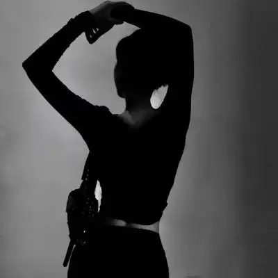 酷酷的头像女生黑白酷酷的qq头像女生霸气