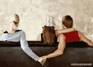 两女一男同行吃饭,女友上厕所,男子趁机亲吻闺蜜