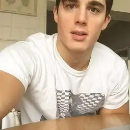 全球最帅数学老师6岁签约armani,26岁拿下健美冠军,28岁成为工程学博士