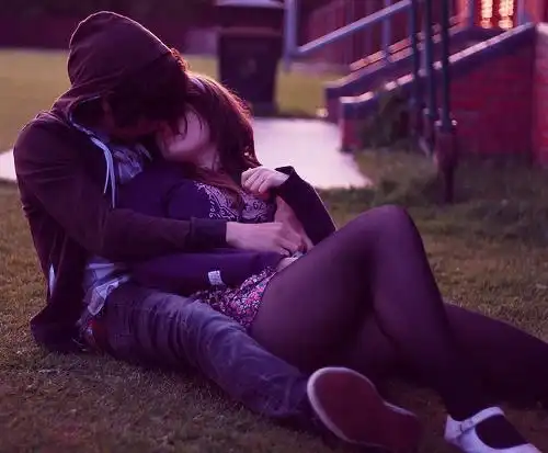 怎么看出一个怎么看出一个男生对你是认真的的