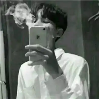 成熟忧郁帅气男生头像