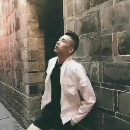 dj歌王开千万跑车,却始终喜欢10块钱的刀削发