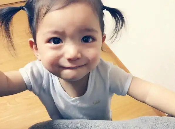 竟然被这个萌萌哒小男孩,撩到了
