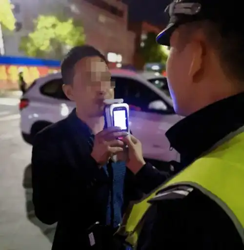 后果很严重怀化一男子二次酒驾被拘