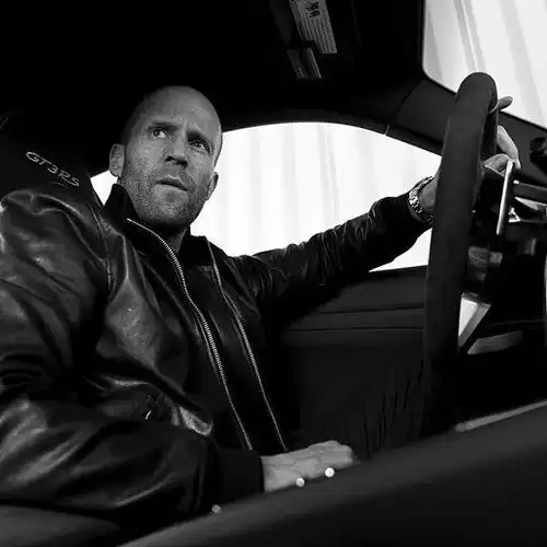 世界上最帅的光头硬汉,征服小20岁百大性感美女第一位的超模