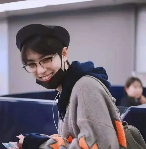 肖战新话题空降,竟因防御力强,不褒不贬是另有所图,该怎样收尾