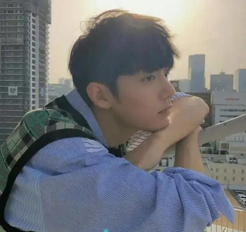 肖战连续更新两回动态,得知文字和图片后,小飞侠眼光真独到