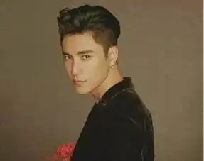 陈坤儿子近照曝光,换新发型颜值上升,陈坤的高颜值终究没浪费